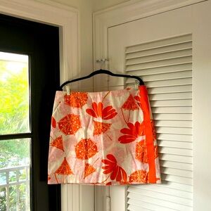 Lilly Pulitzer skirt in good condition.